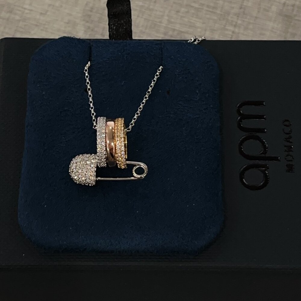 Pin style necklace APM
